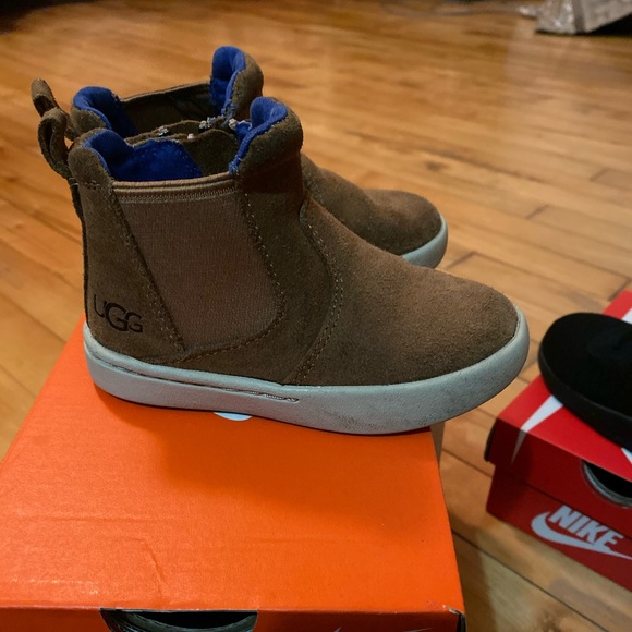 boy uggs